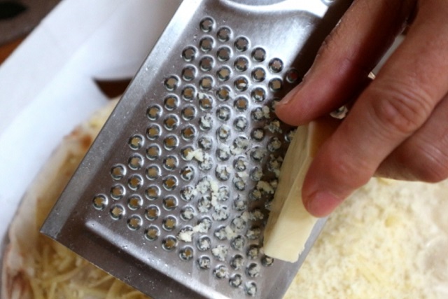 粉チーズ　冷蔵庫　固まる